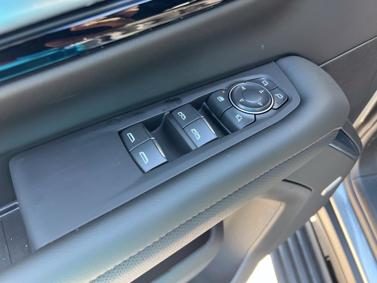 2026 Chevrolet Suburban High Country SUV, photo 13