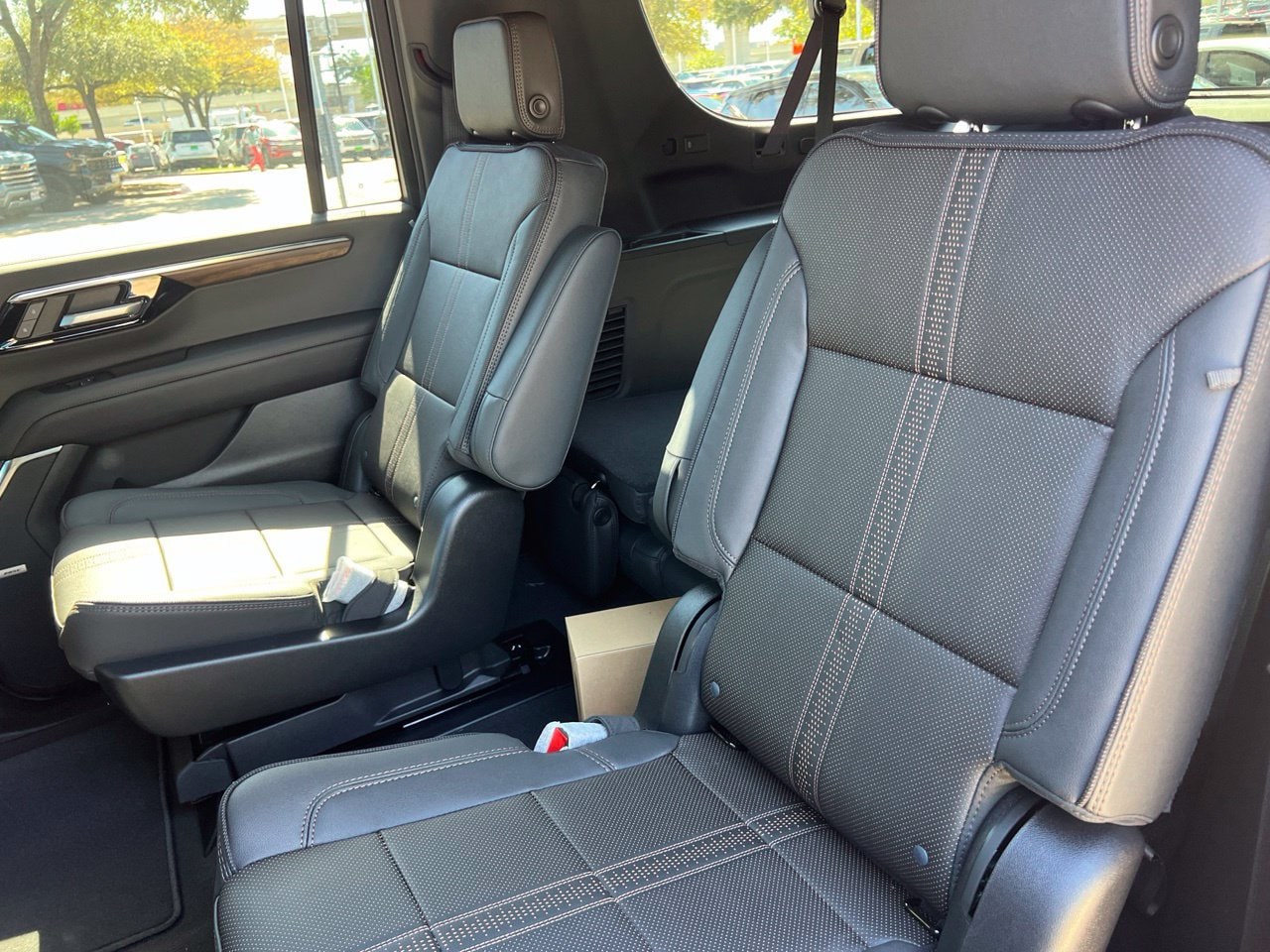 2026 Chevrolet Suburban High Country SUV, photo 26