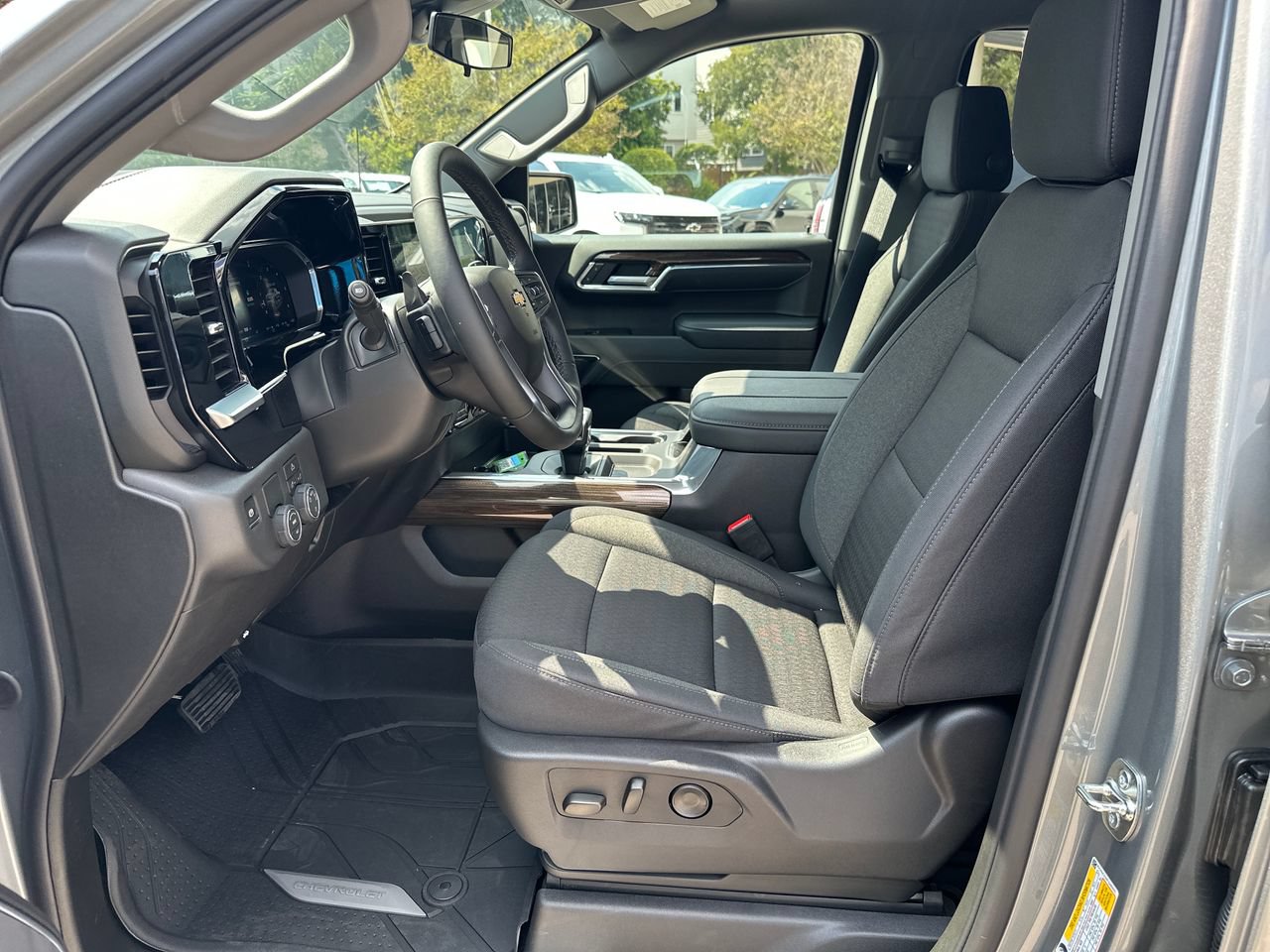 2026 Chevrolet Silverado 1500 LT Truck, photo 10
