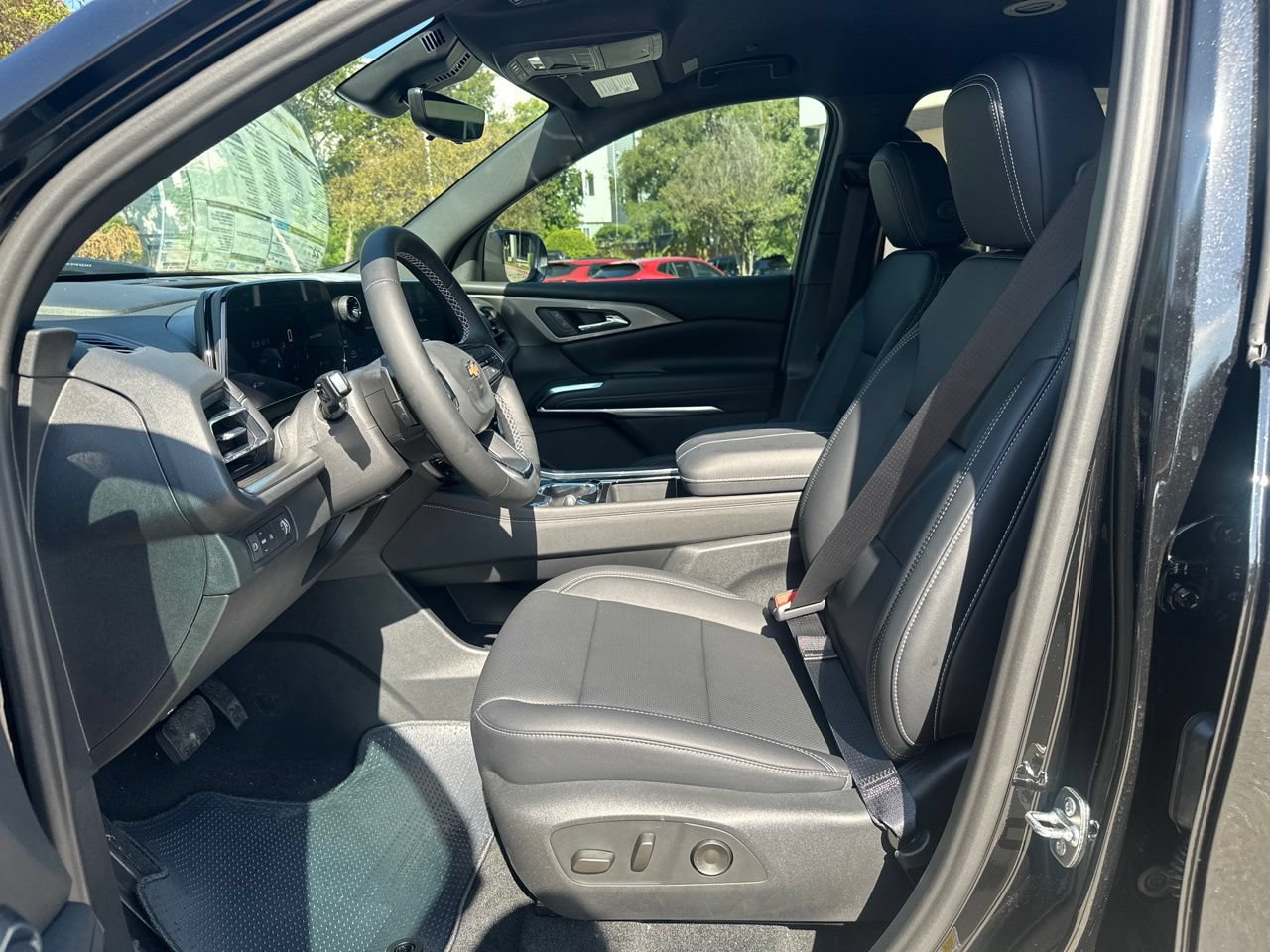2027 Chevrolet Traverse LT, photo 10