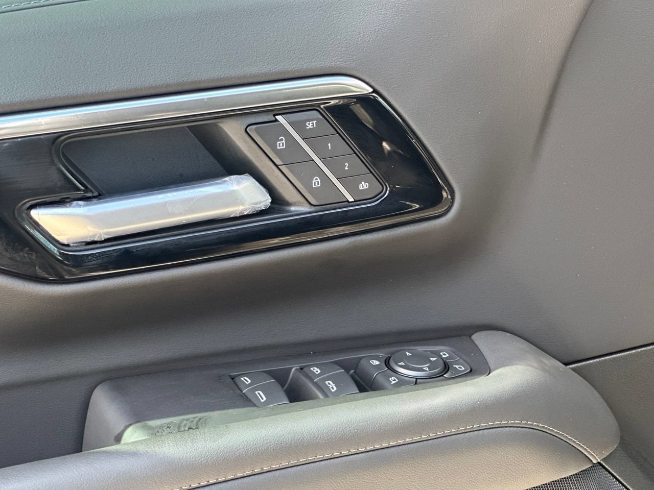 2026 Chevrolet Suburban LT, photo 12