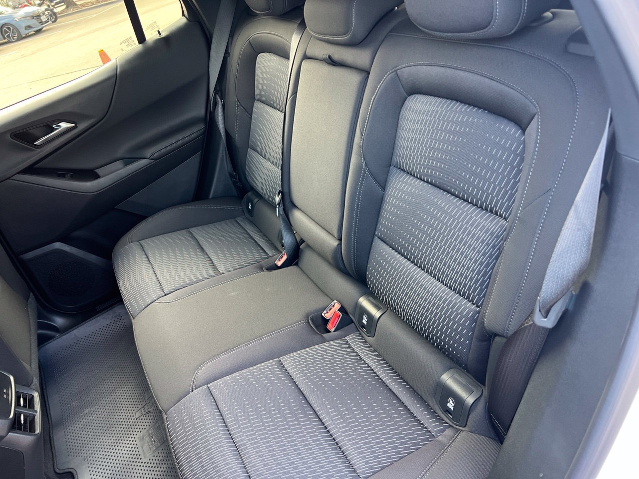 2027 Chevrolet Equinox LT - Photo 23