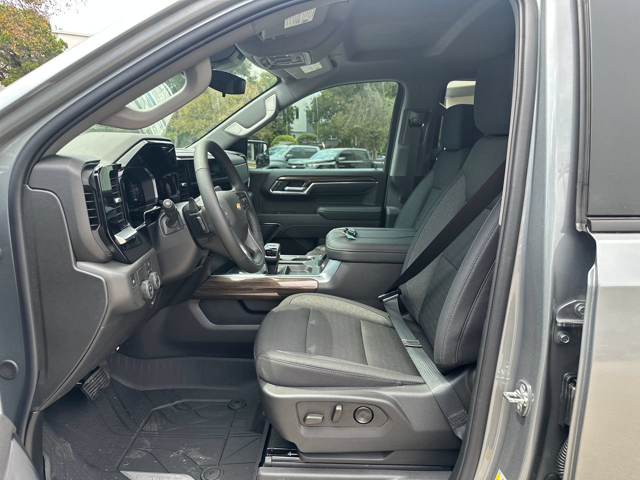 2026 Chevrolet Silverado 1500 LT Truck, photo 9