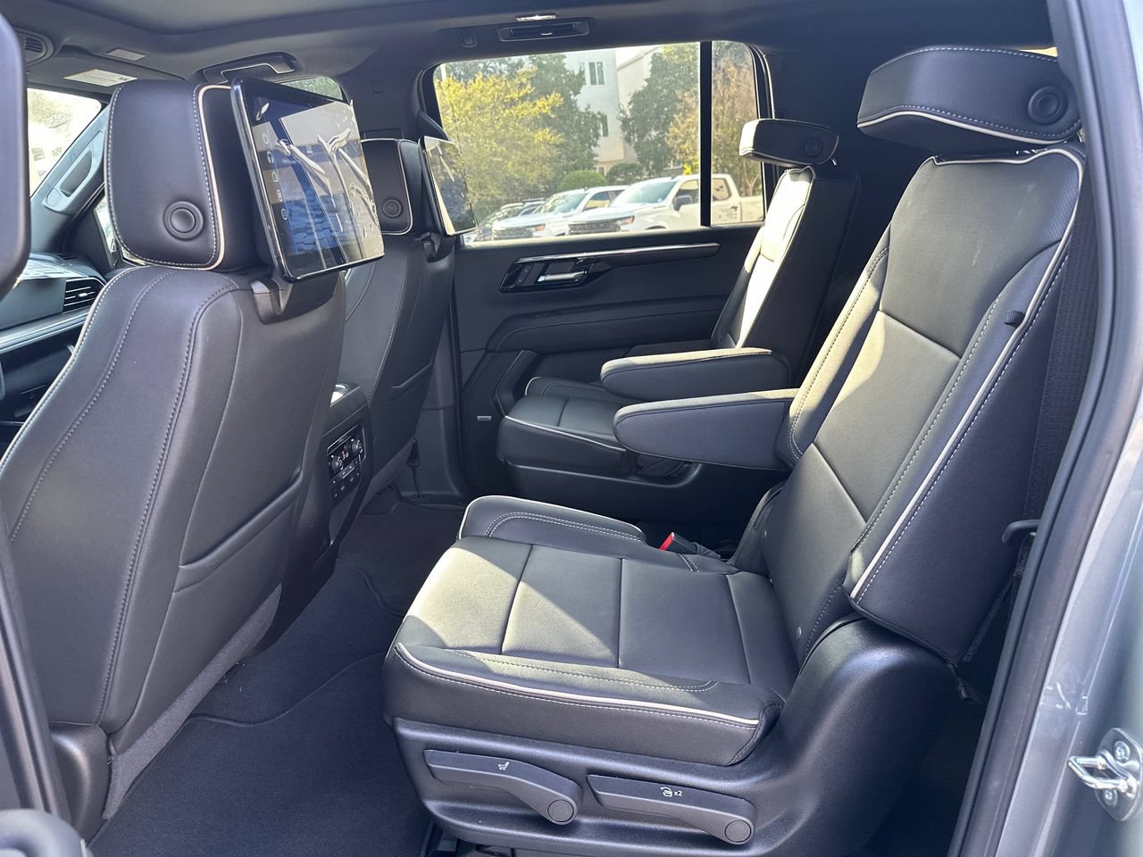 2026 Chevrolet Suburban High Country - Photo 25