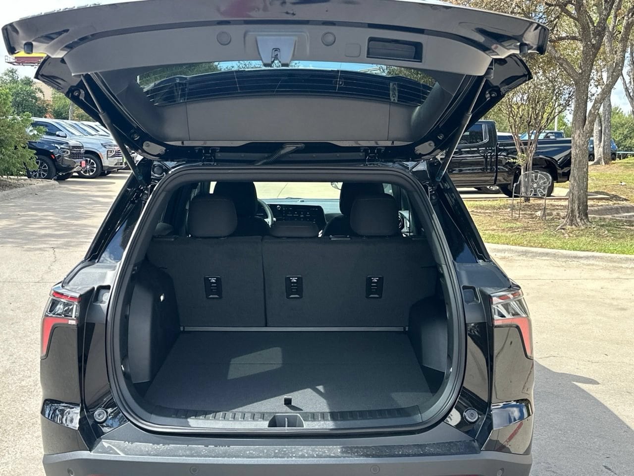2027 Chevrolet Equinox LT - Photo 28