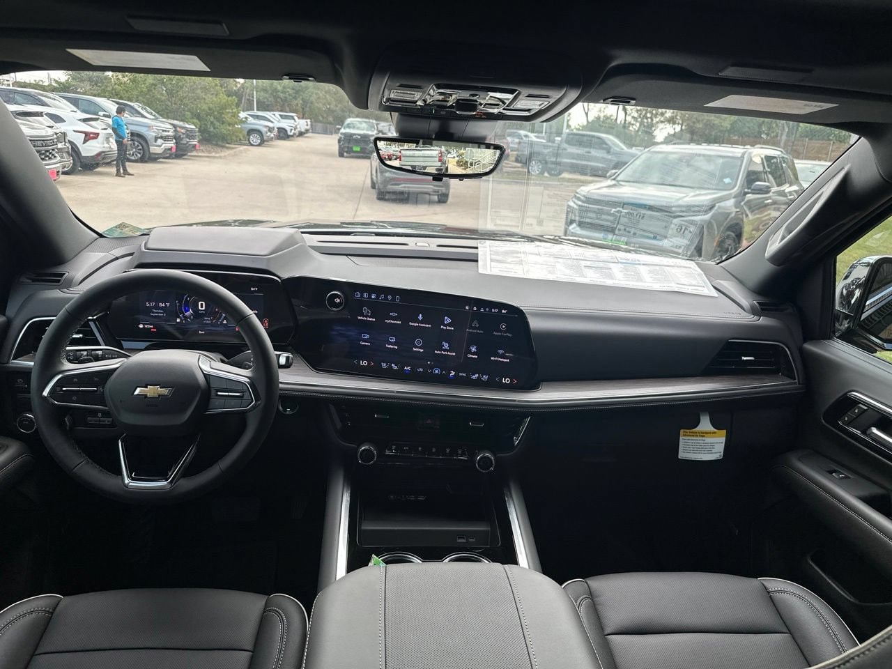 2026 Chevrolet Suburban Premier, photo 13