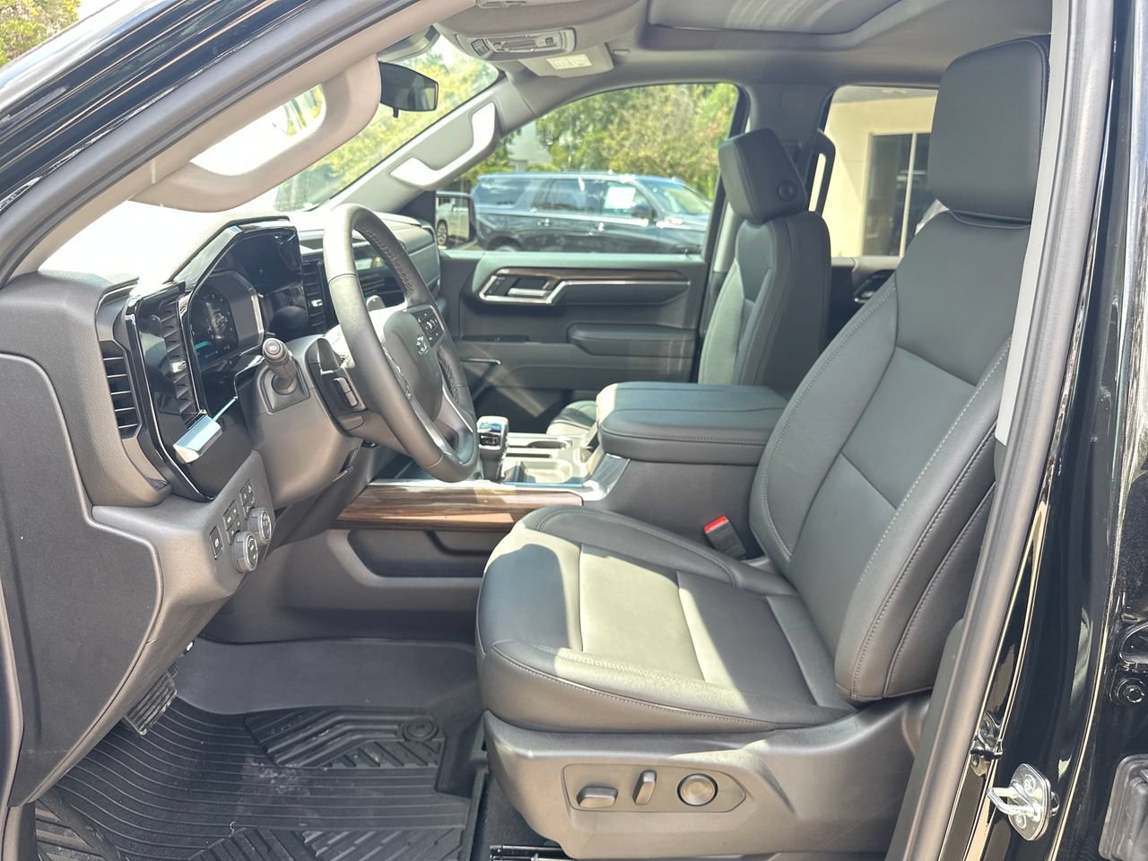 2026 Chevrolet Silverado 1500 LT Trail Boss Truck, photo 10