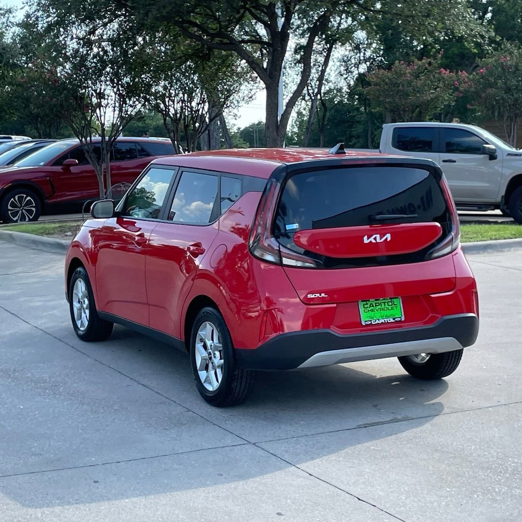 Used 2024 Kia Soul LX Hatchback