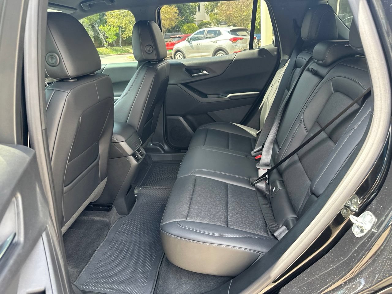 2027 Chevrolet Equinox LT, photo 24