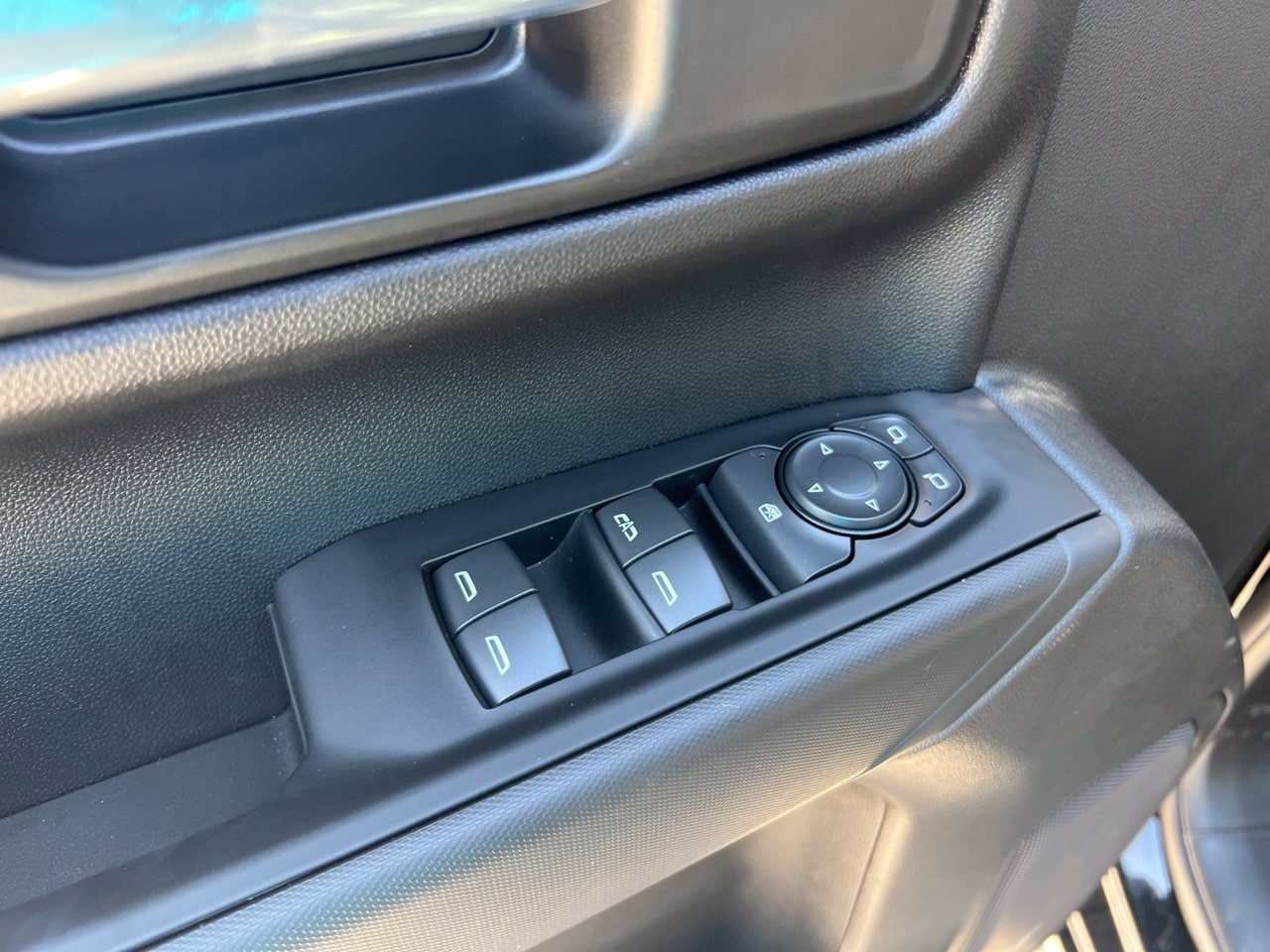 2026 Chevrolet Silverado 1500 Custom - Photo 13