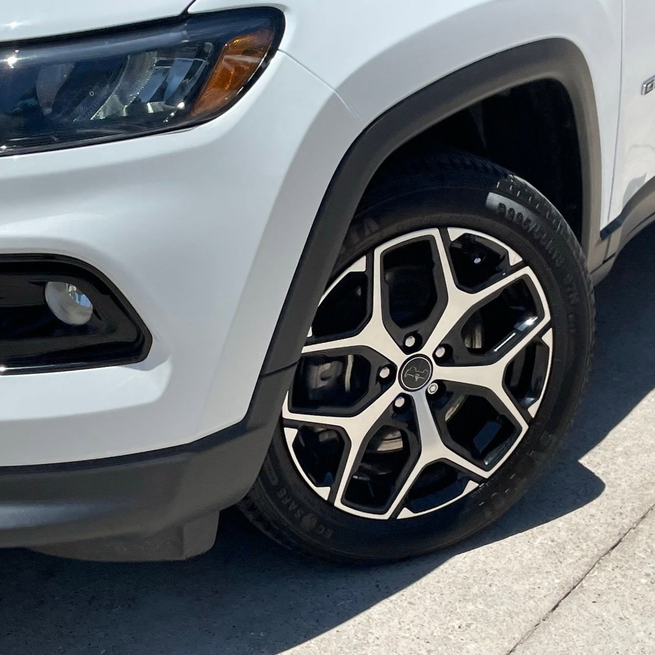 2025 Jeep Compass Limited - Photo 9