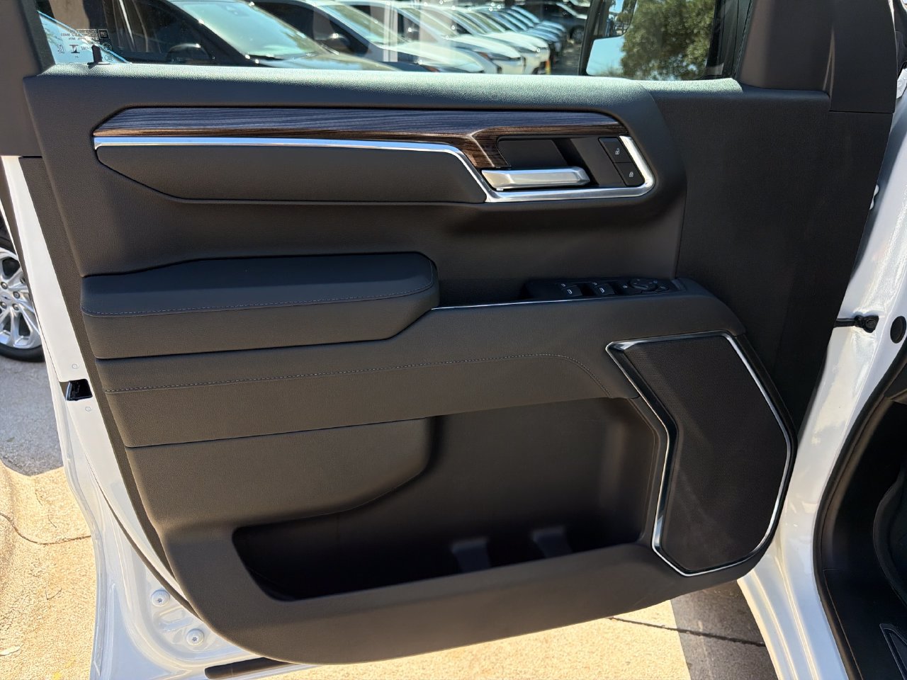 2026 Chevrolet Silverado 1500 LT - Photo 10