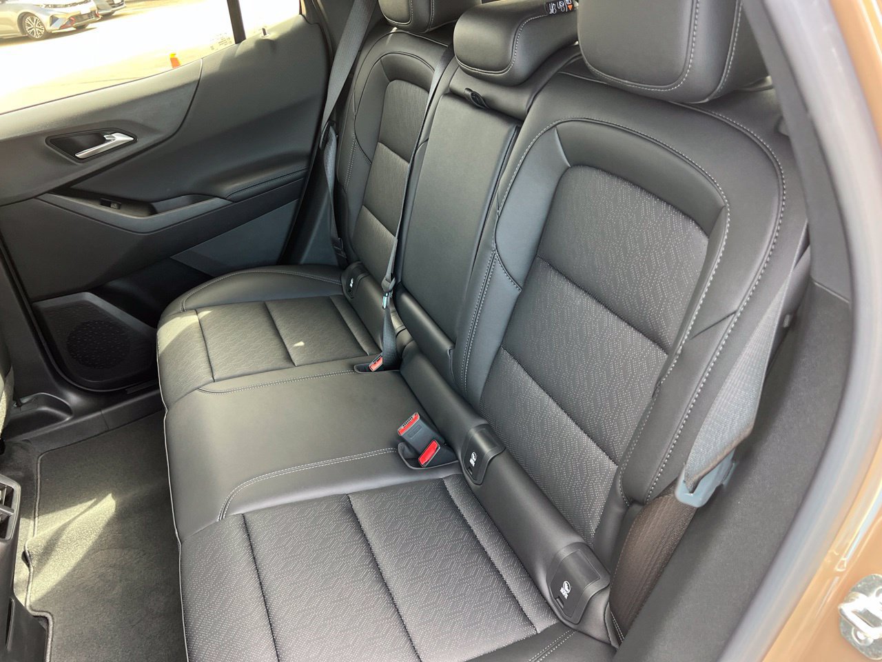 2027 Chevrolet Equinox LT - Photo 24
