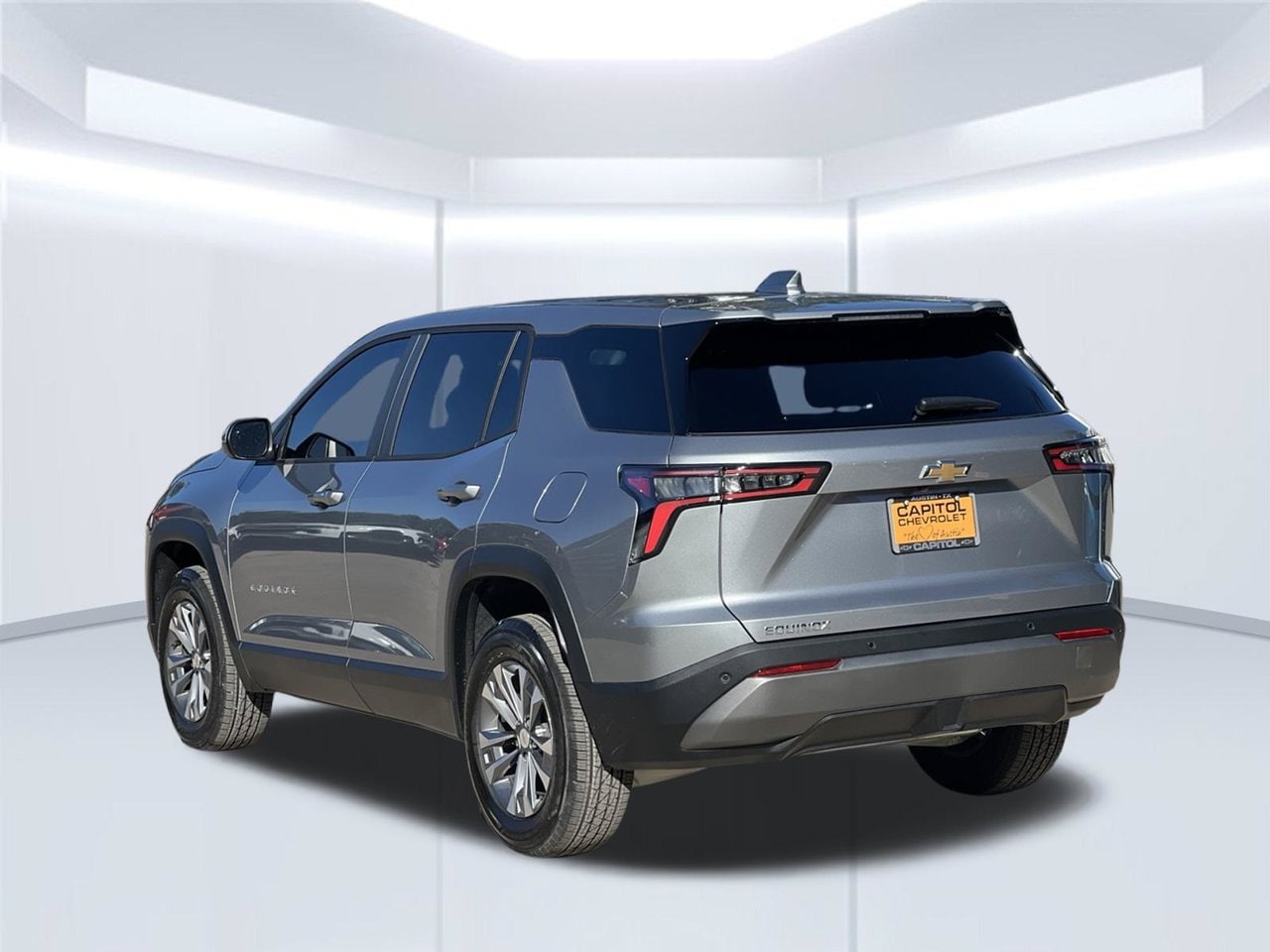 2027 Chevrolet Equinox LT, photo 4