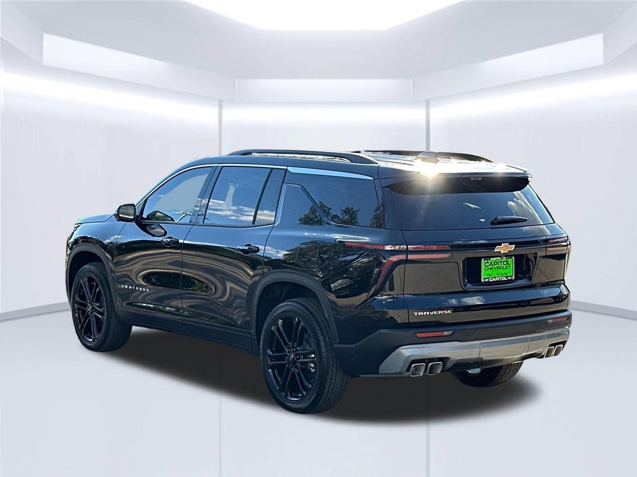 2027 Chevrolet Traverse LT, photo 3