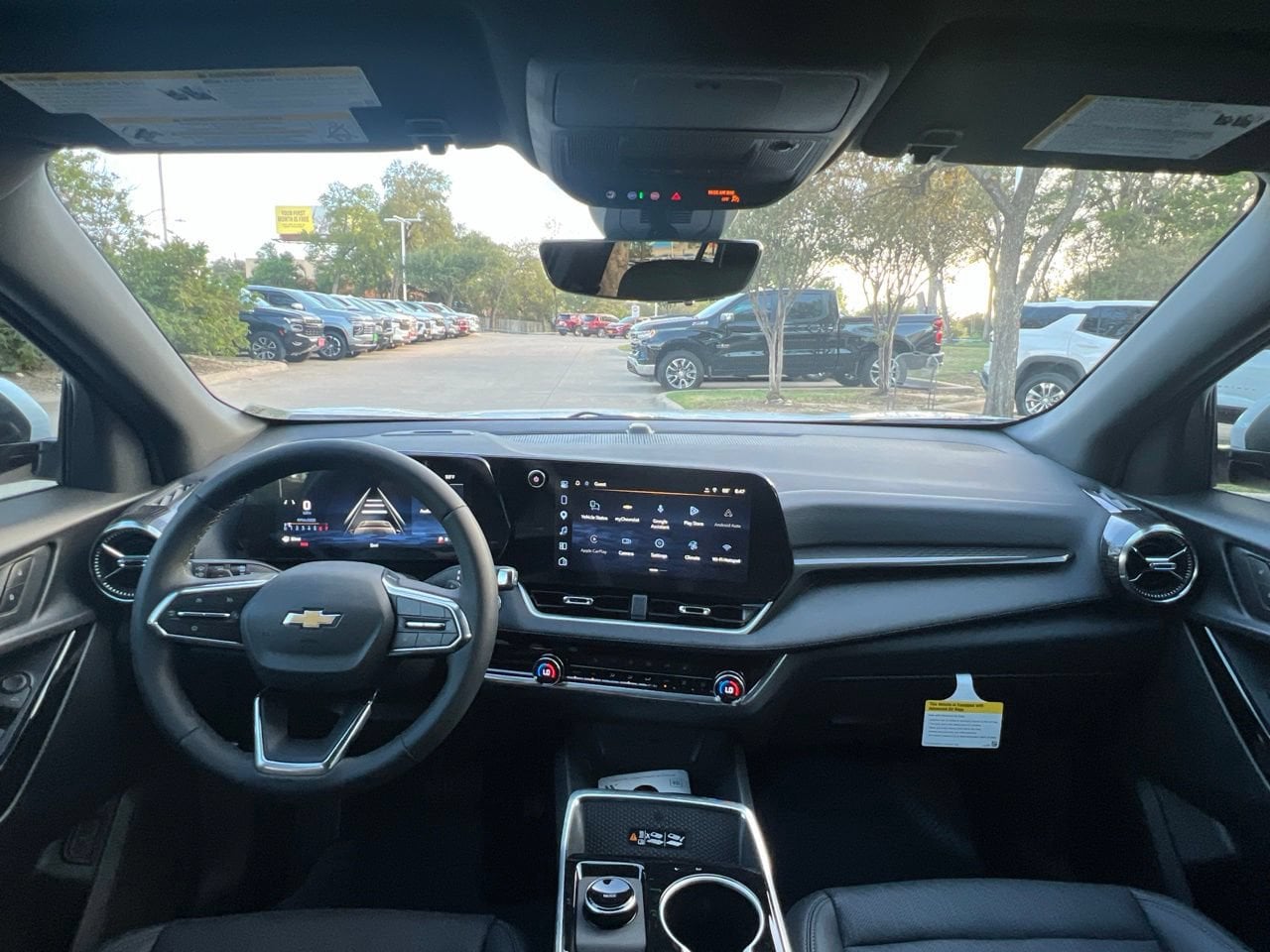 2027 Chevrolet Equinox LT SUV, photo 13