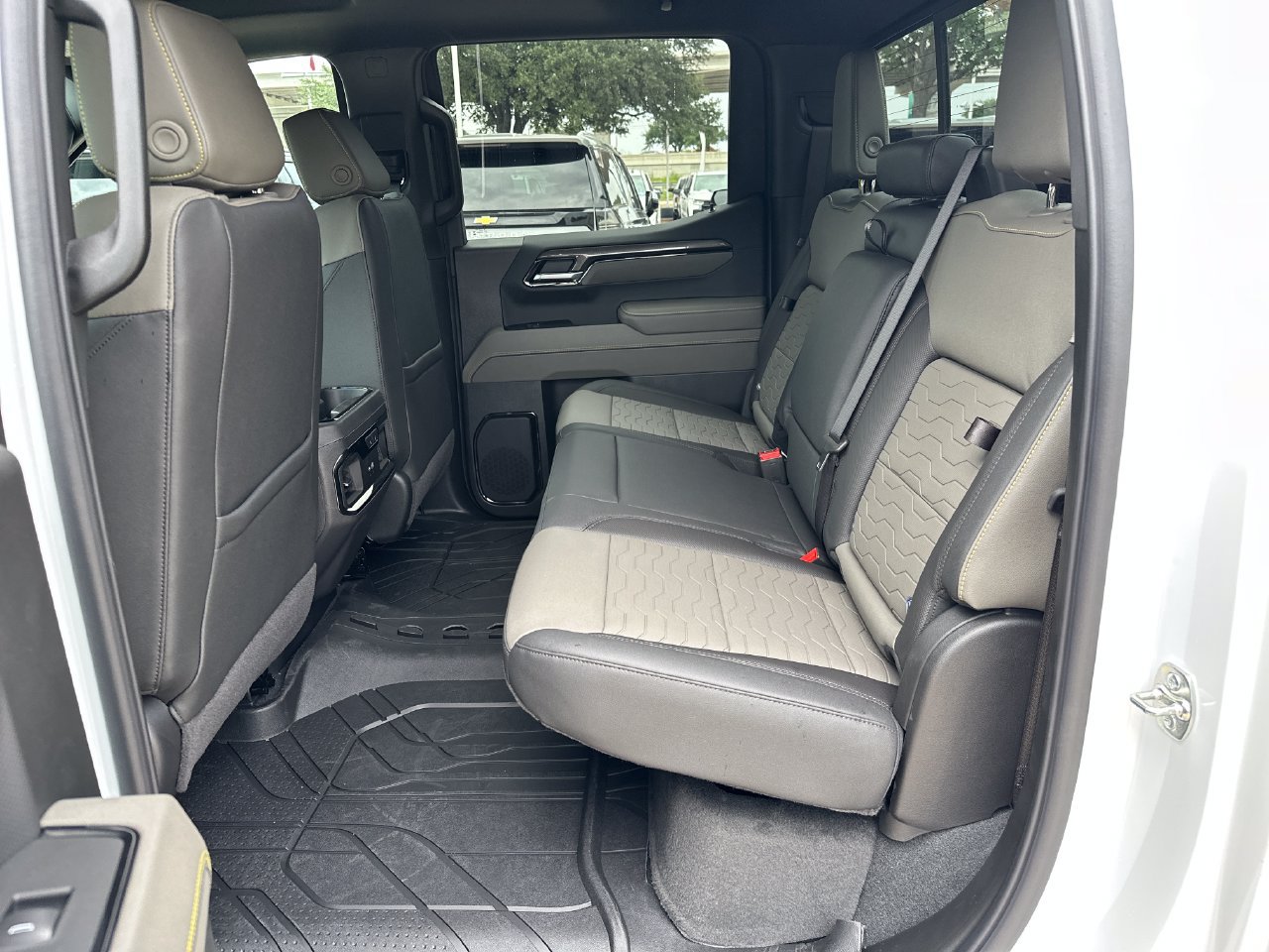 2026 Chevrolet Silverado 1500 ZR2 - Photo 25