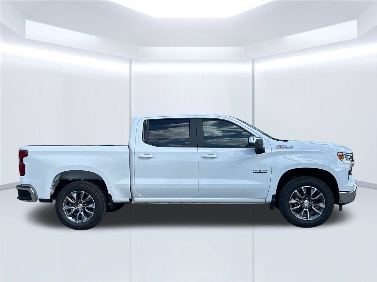 2026 Chevrolet Silverado 1500 LT - Photo 6