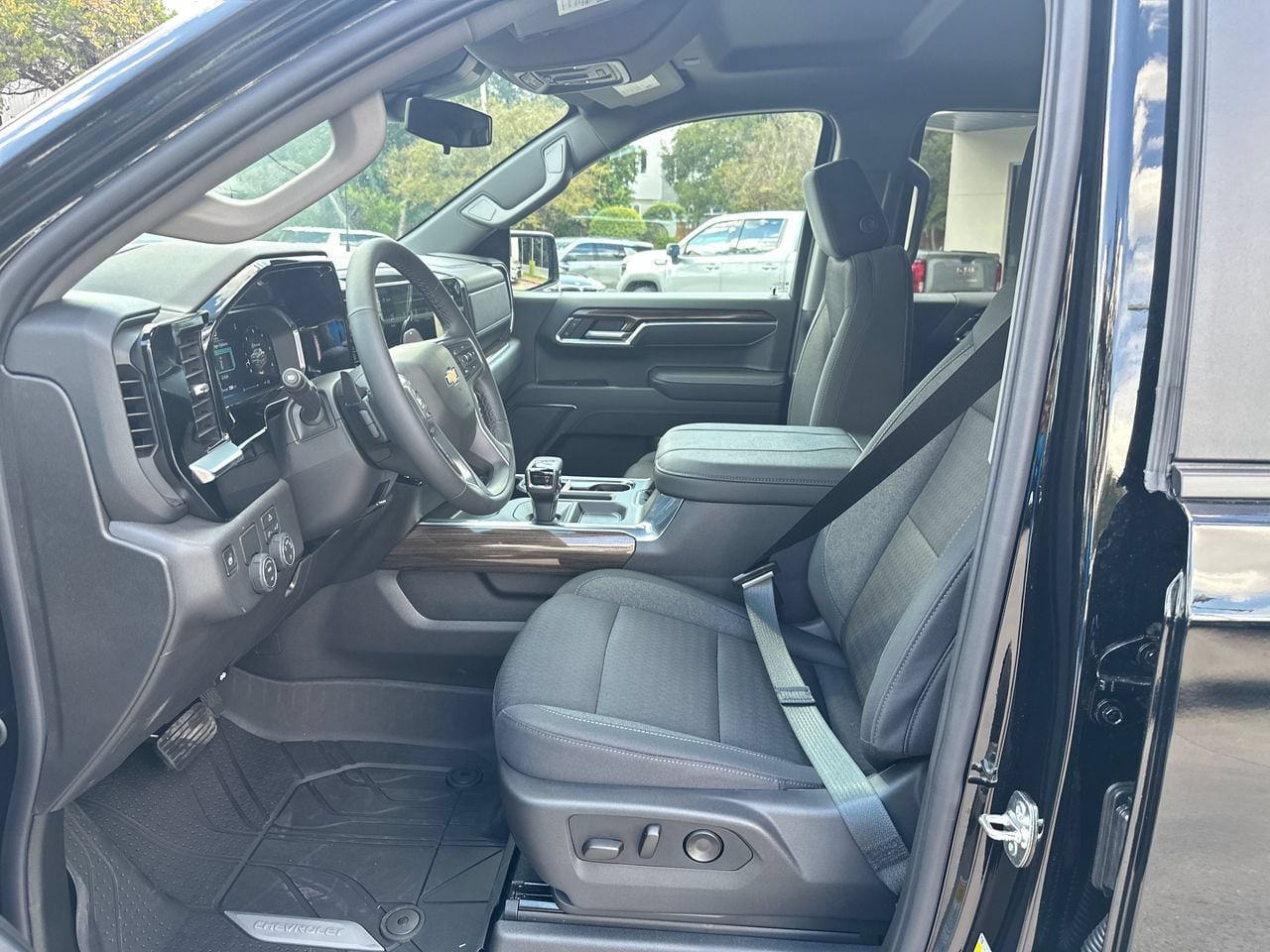 2026 Chevrolet Silverado 1500 LT Truck, photo 9