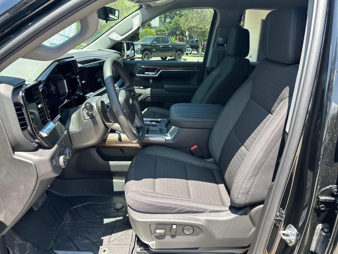 2026 Chevrolet Silverado 1500 LT, photo 10