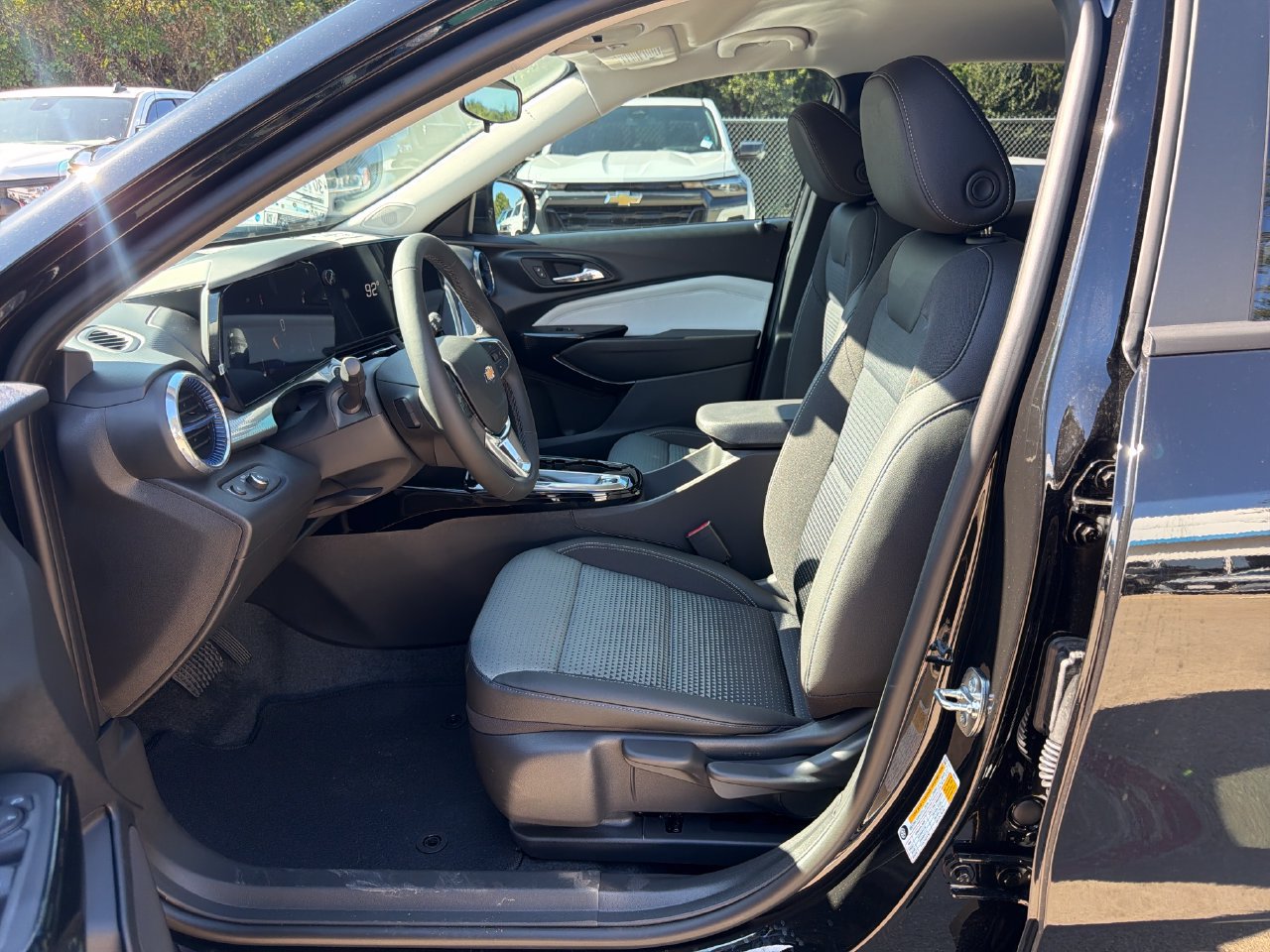 2026 Chevrolet Trax LT - Photo 10