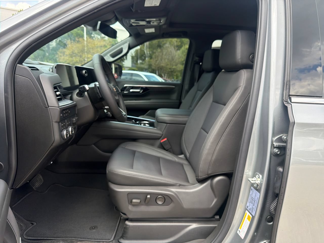 2026 Chevrolet Suburban LT SUV, photo 10