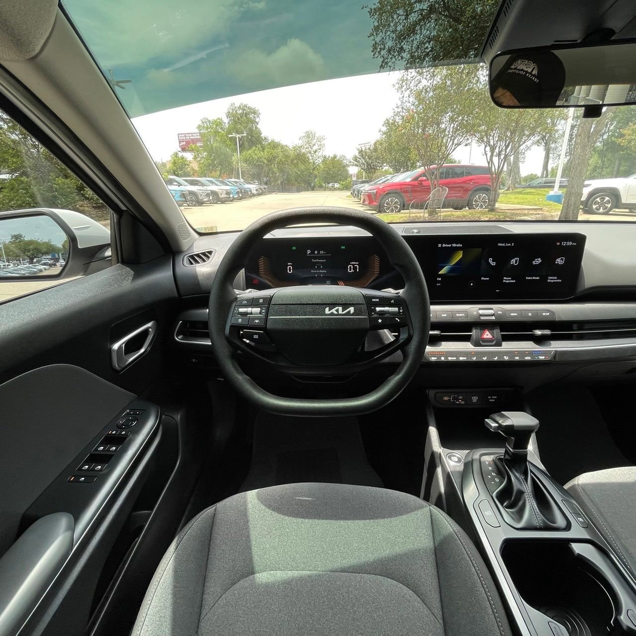 2025 Kia K4 LXS - Photo 11