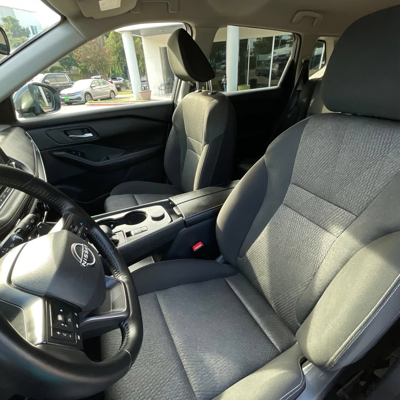 2025 Nissan Rogue SV - Photo 21