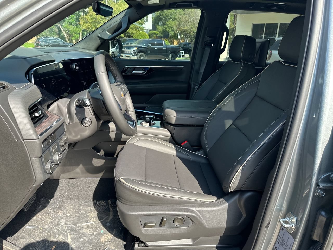 2026 Chevrolet Suburban High Country - Photo 10