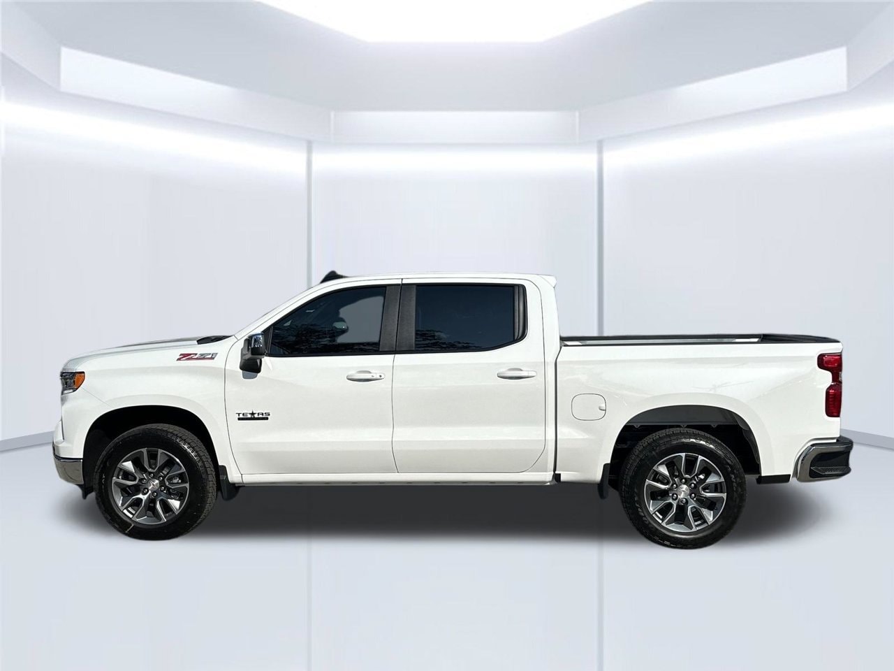 2026 Chevrolet Silverado 1500 LT Truck, photo 2