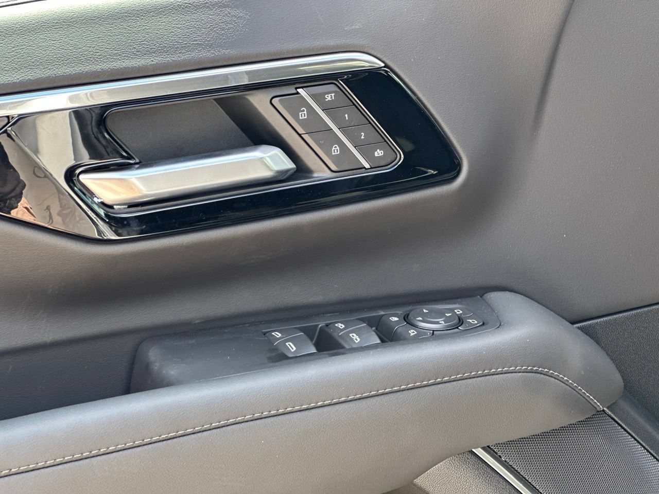 2026 Chevrolet Tahoe LT, photo 12