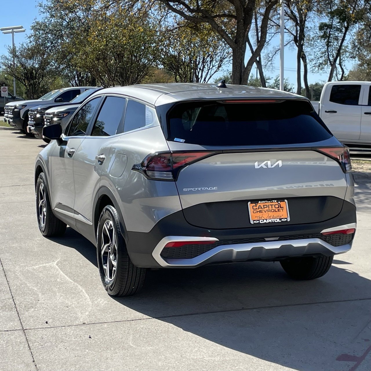 2025 Kia Sportage LX photo 2