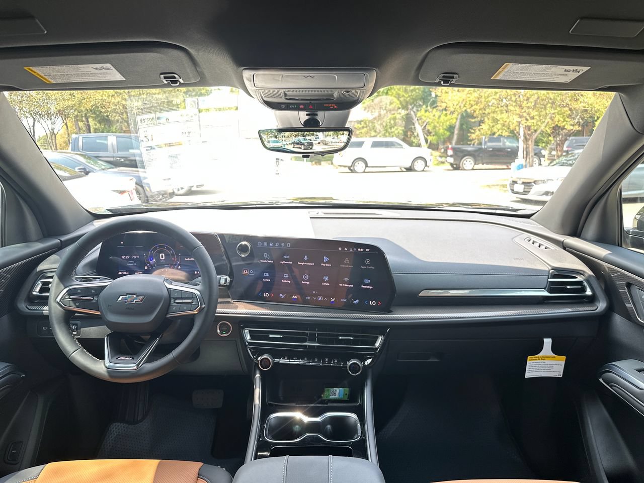2027 Chevrolet Traverse Z71 SUV, photo 12