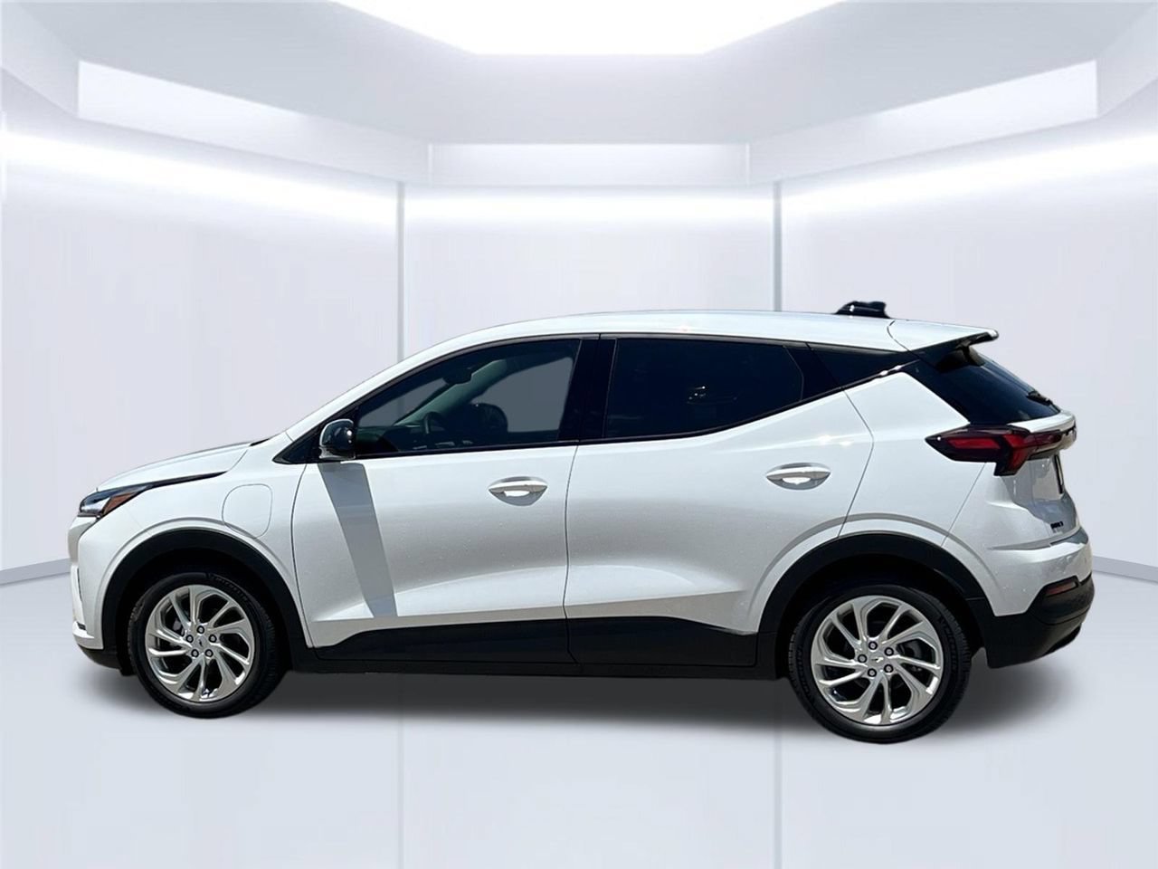 2027 Chevrolet Bolt LT SUV, photo 3