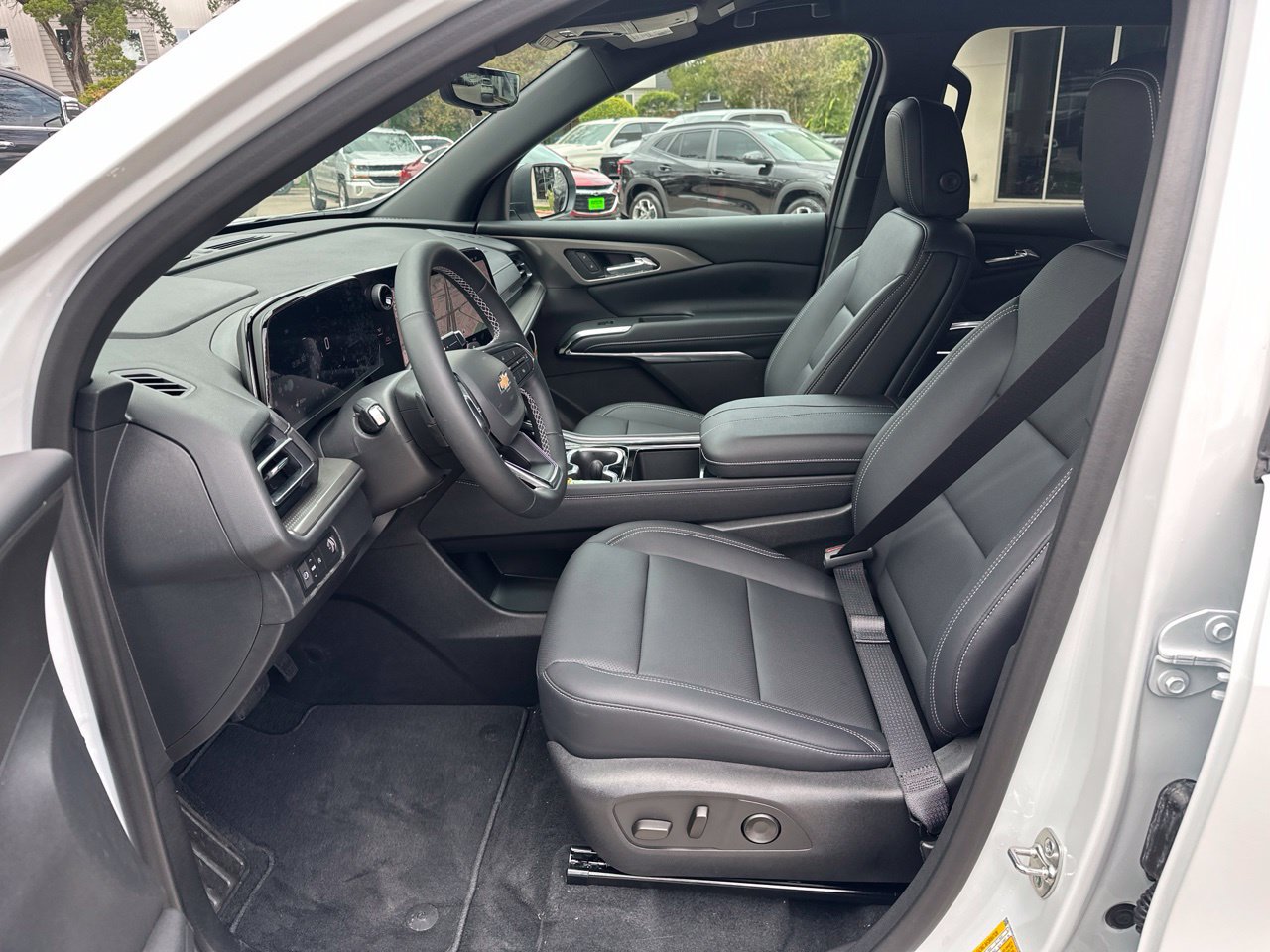2027 Chevrolet Traverse LT - Photo 9