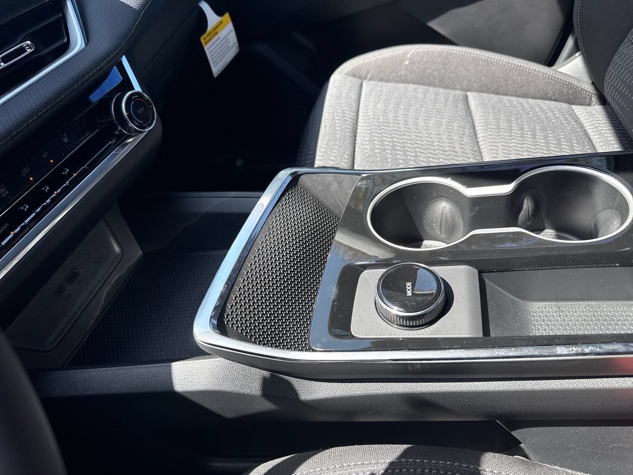 2027 Chevrolet Equinox LT - Photo 24