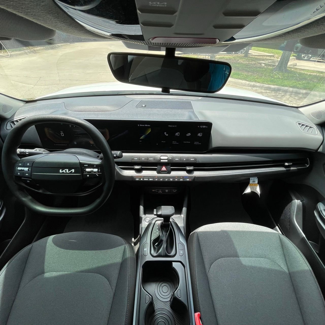 2025 Kia K4 LXS - Photo 10