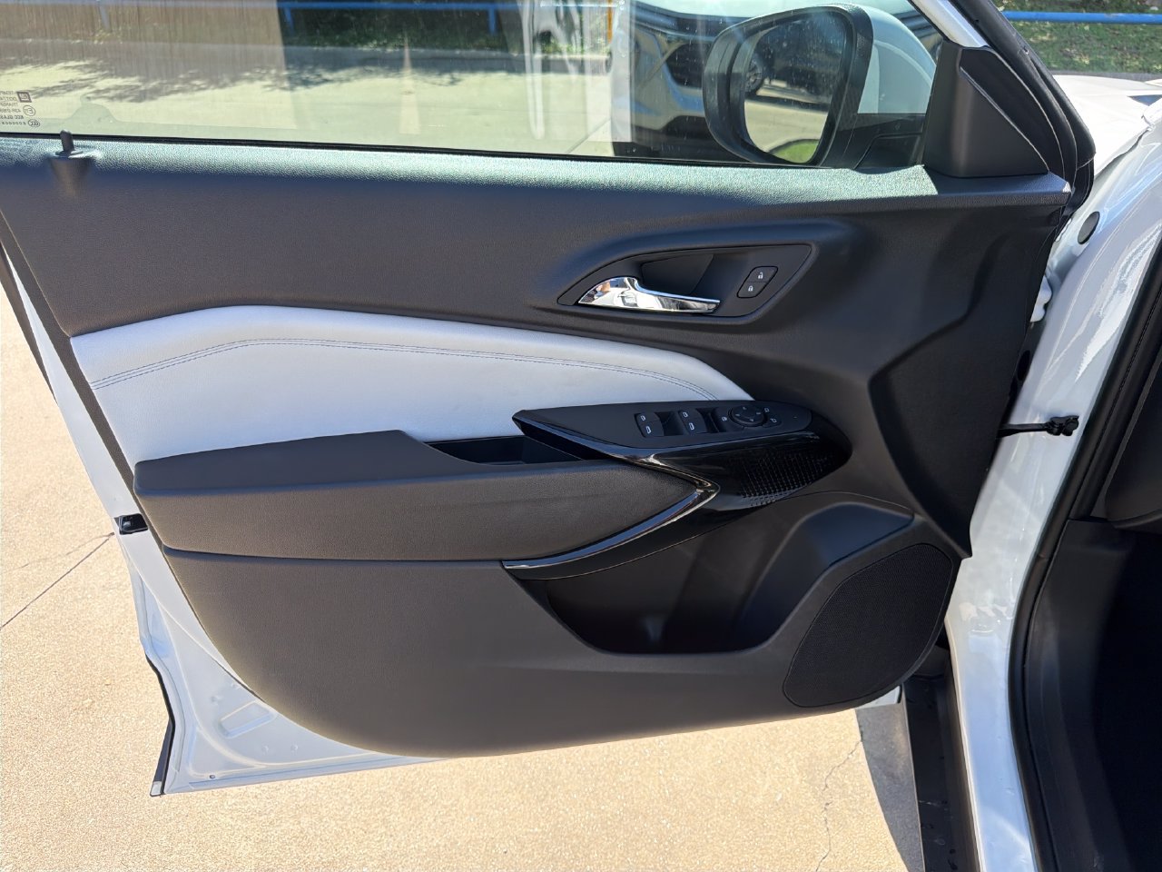 2026 Chevrolet Trax LT - Photo 10