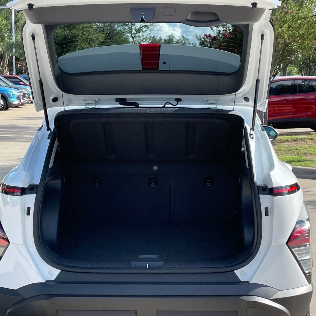 2025 Hyundai Kona SEL - Photo 25
