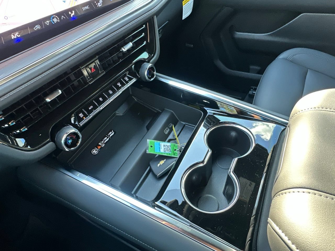 2026 Chevrolet Suburban LT, photo 22