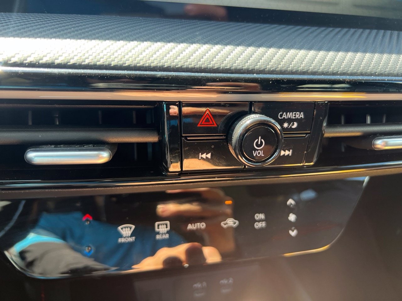 2025 Nissan Kicks SR AWD - Photo 18