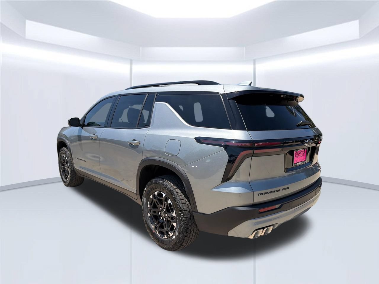 2027 Chevrolet Traverse Z71 SUV, photo 3