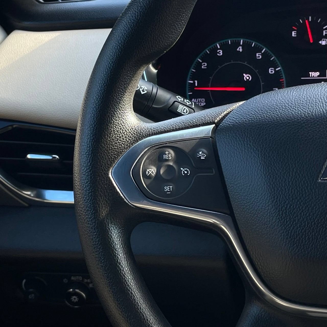 2023 Chevrolet Traverse LS - Photo 13
