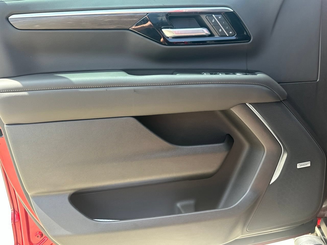 2026 Chevrolet Suburban Z71 SUV, photo 12