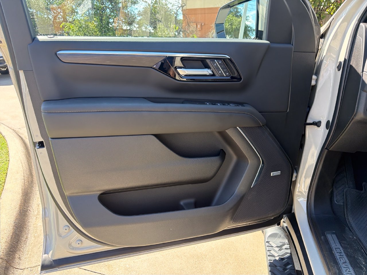 2027 Chevrolet Tahoe Z71 SUV, photo 11
