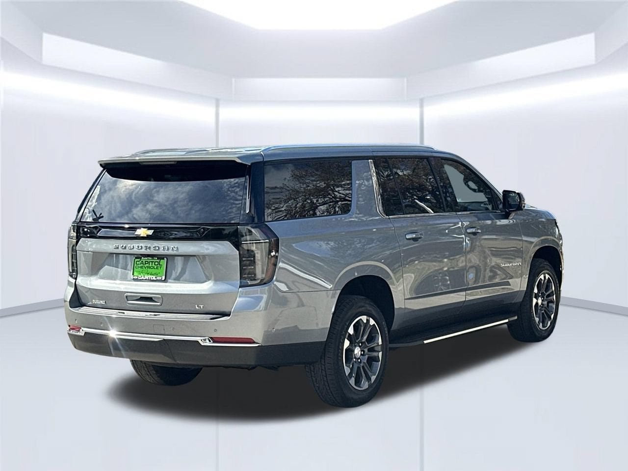 2026 Chevrolet Suburban LT, photo 6