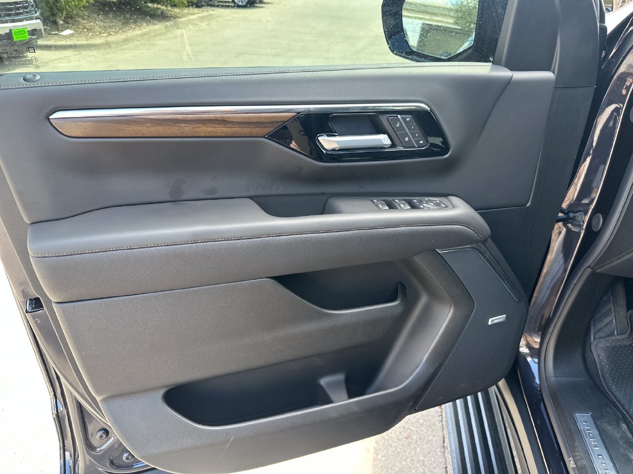 2026 Chevrolet Suburban High Country SUV, photo 11