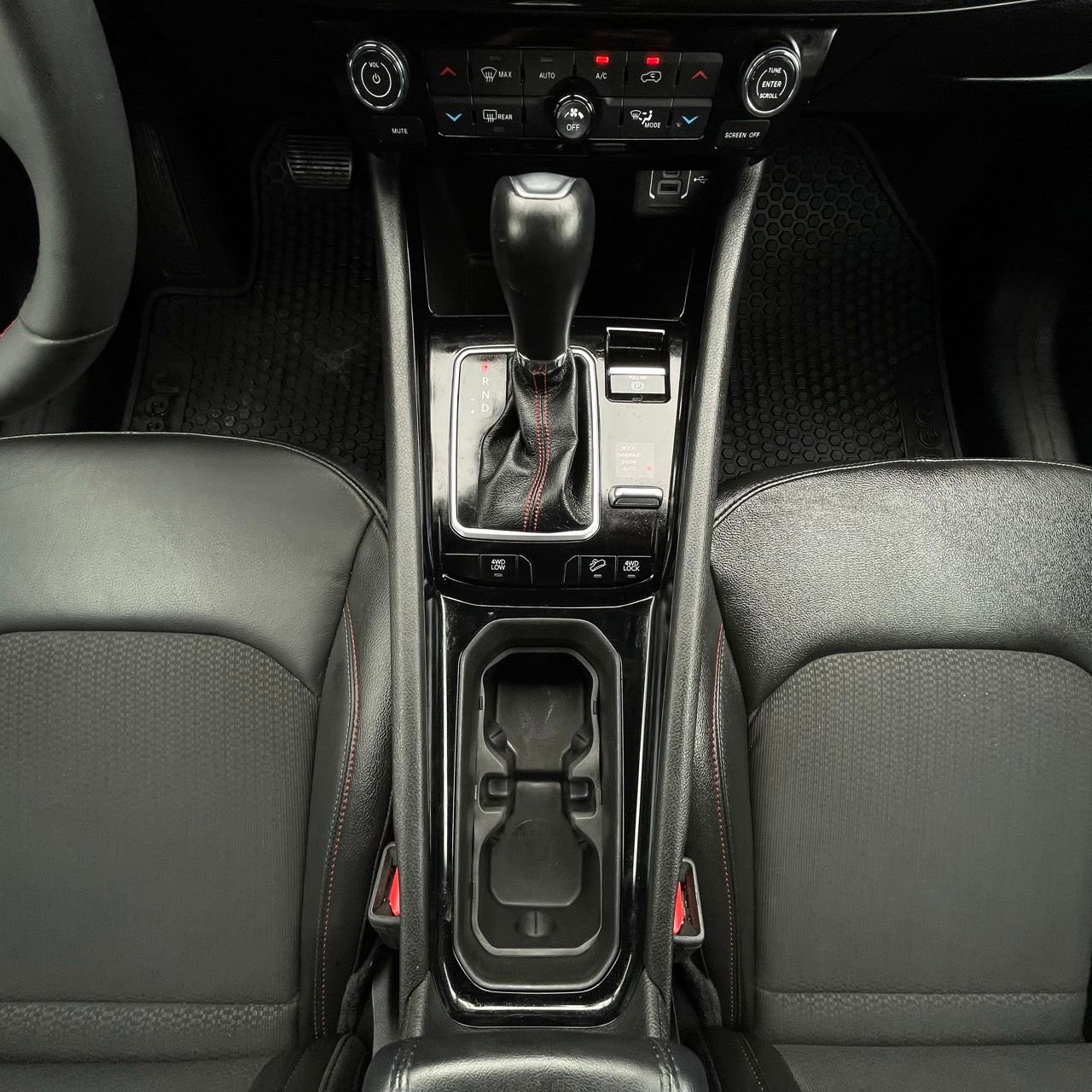 2025 Jeep Compass Trailhawk - Photo 19