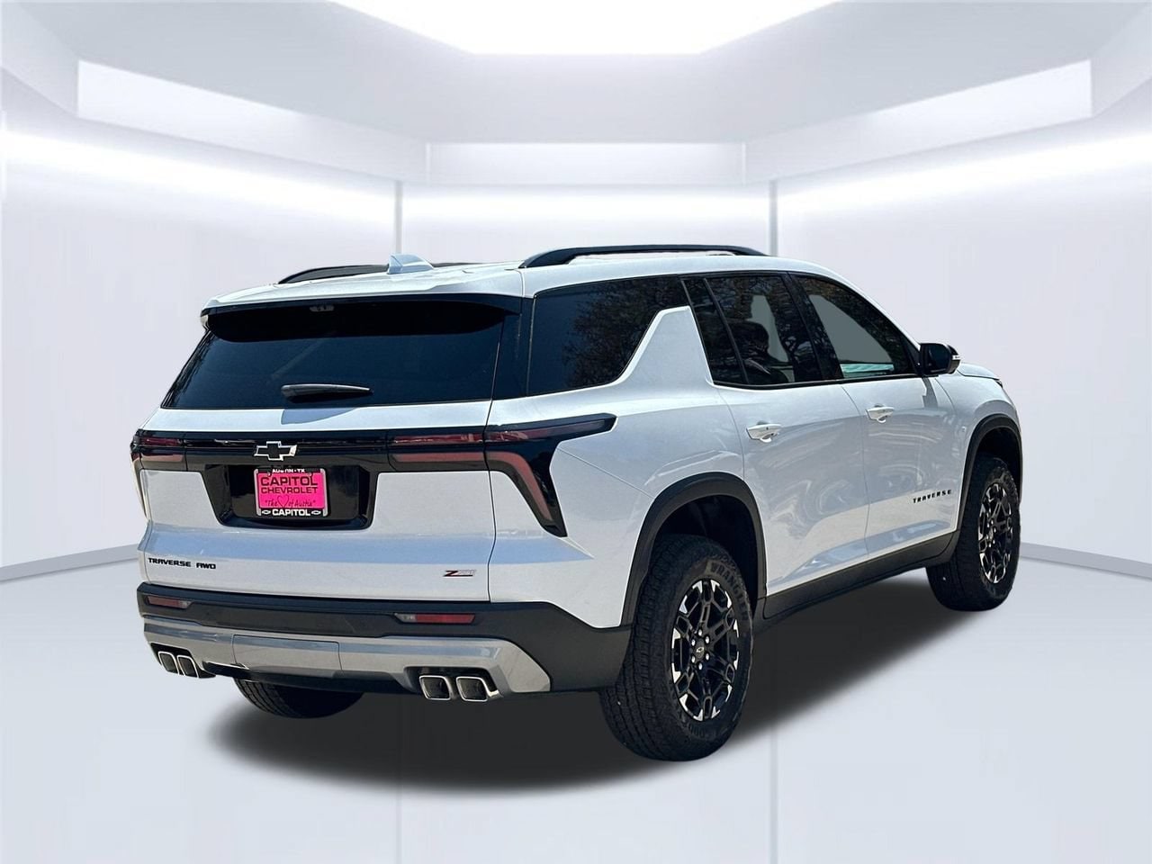 2027 Chevrolet Traverse Z71 SUV, photo 6