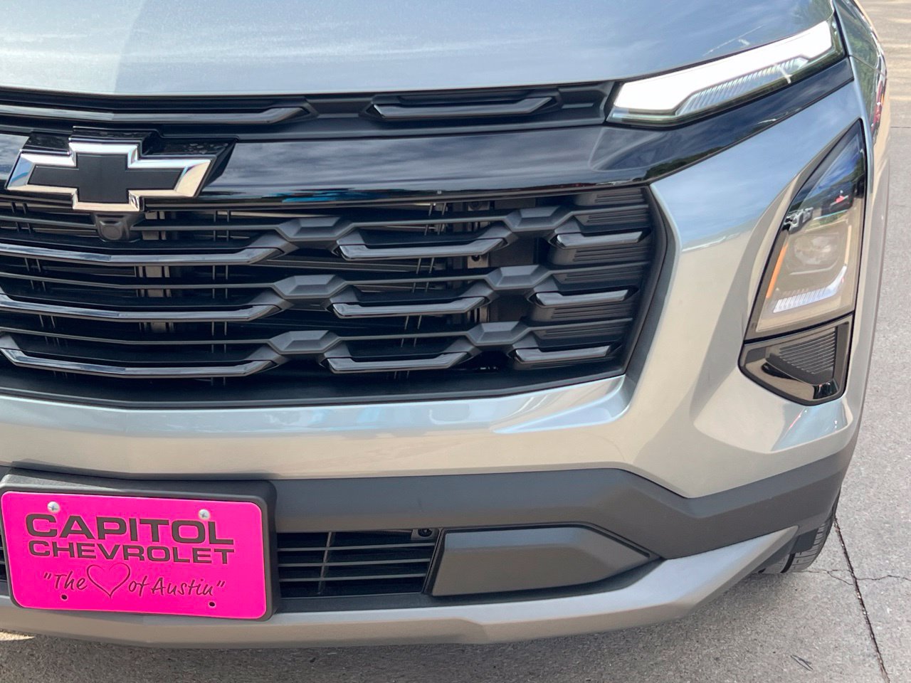 2027 Chevrolet Equinox LT - Photo 8